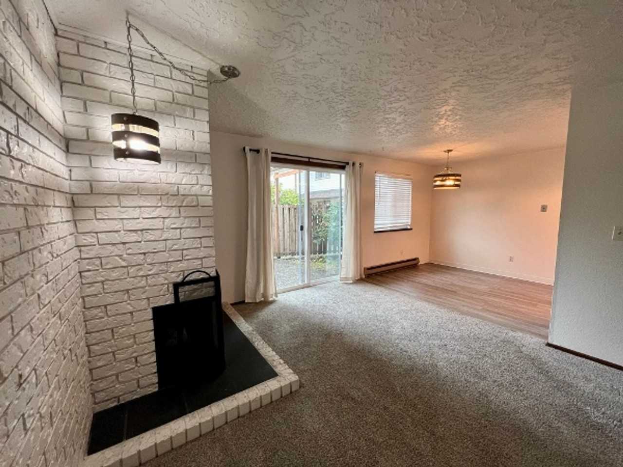 4508 6th Ave Ne - Photo 5 of 18