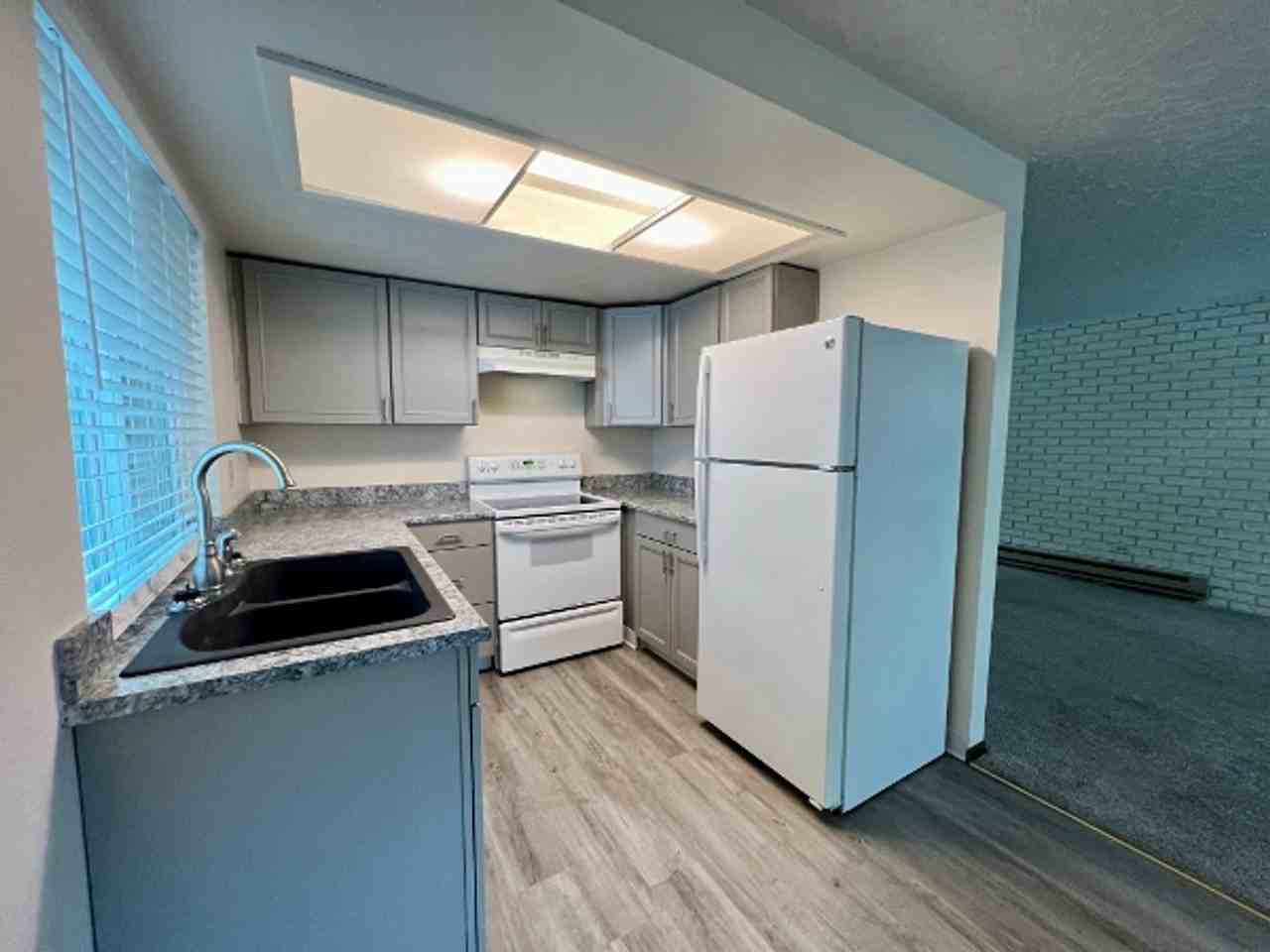 4508 6th Ave Ne - Photo 7 of 18