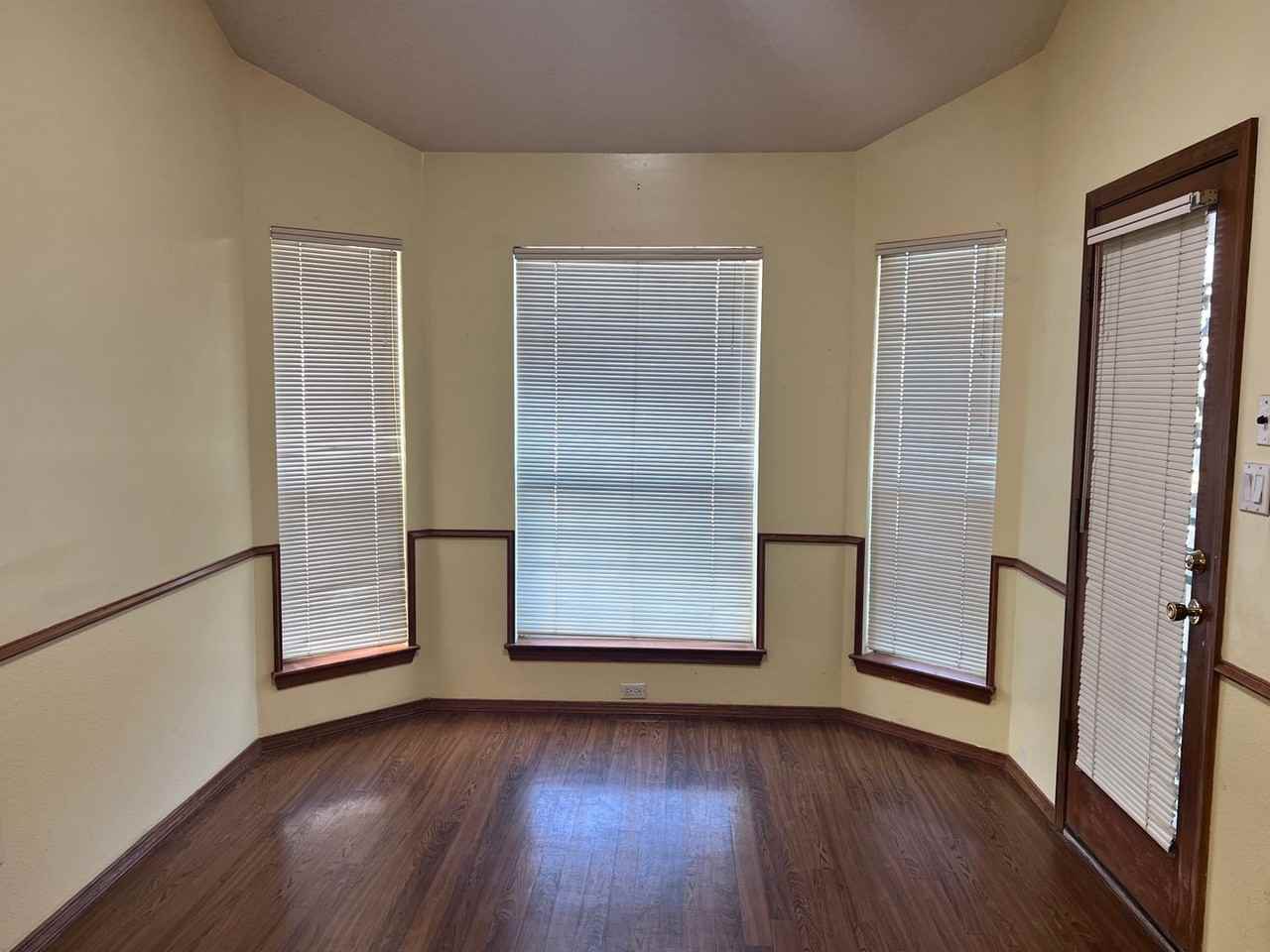 9304 Saguaro St Nw - Photo 4 of 15
