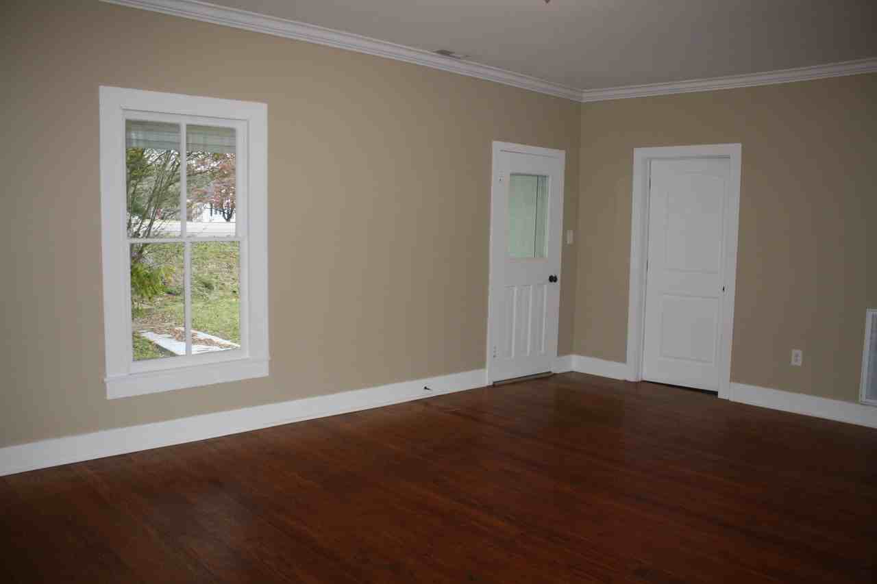 3932 Andersonville Hwy - Photo 2 of 4