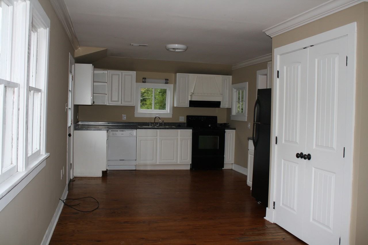 3932 Andersonville Hwy - Photo 3 of 4