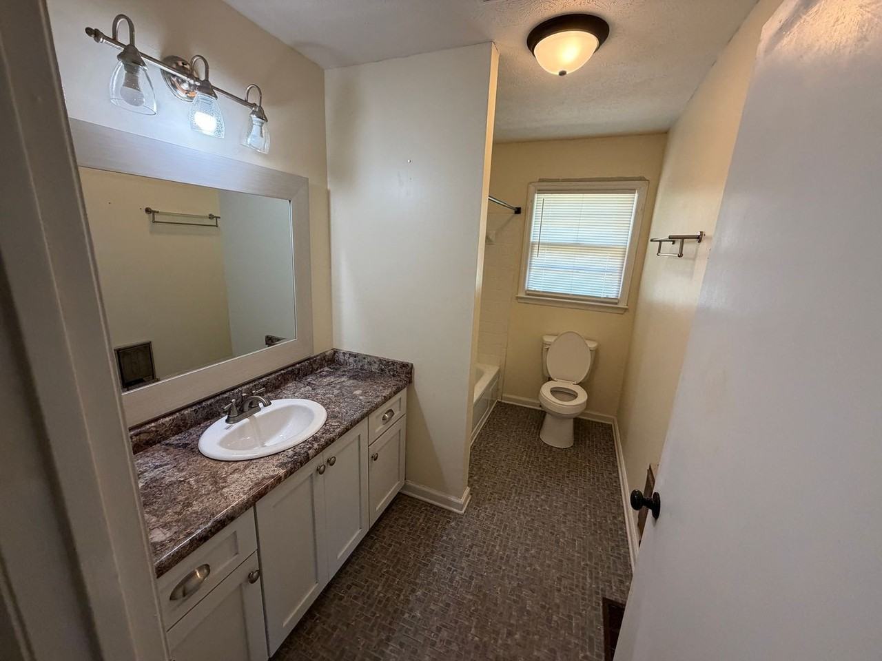 109 Anita St - Photo 5 of 12