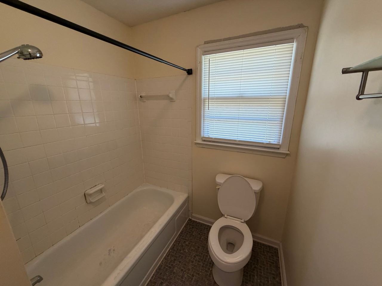 109 Anita St - Photo 6 of 12