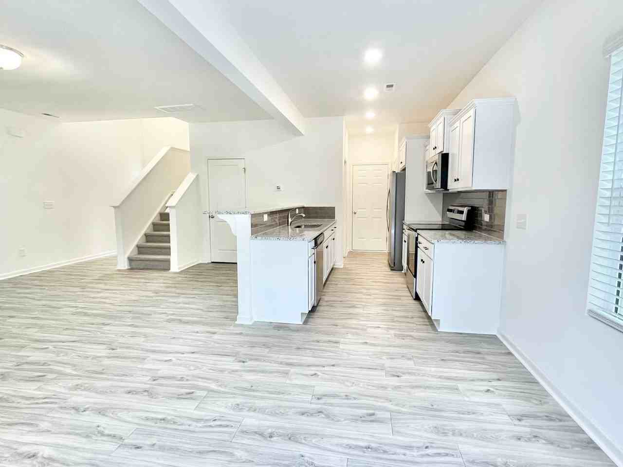 114 Luna Ln - Photo 4 of 15