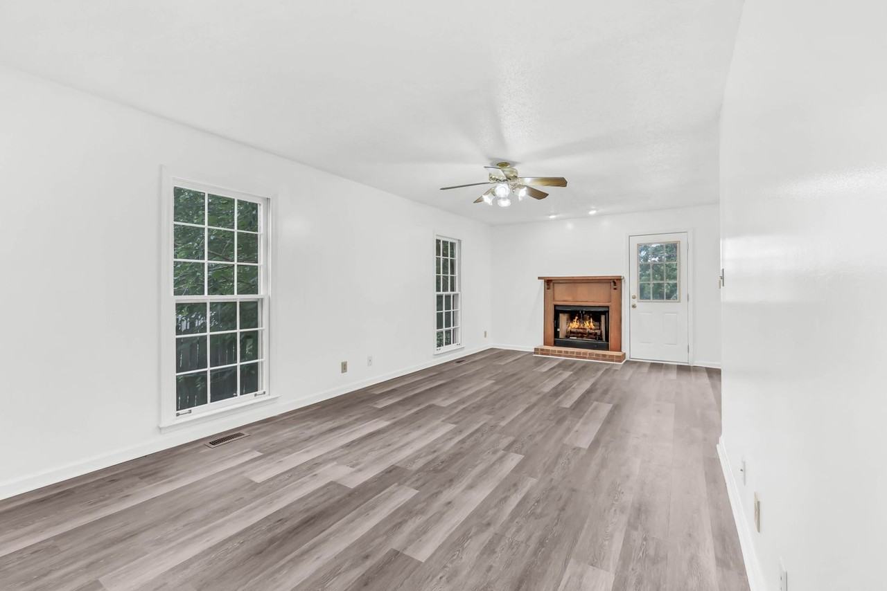 522 Eysian Rd - Photo 2 of 10