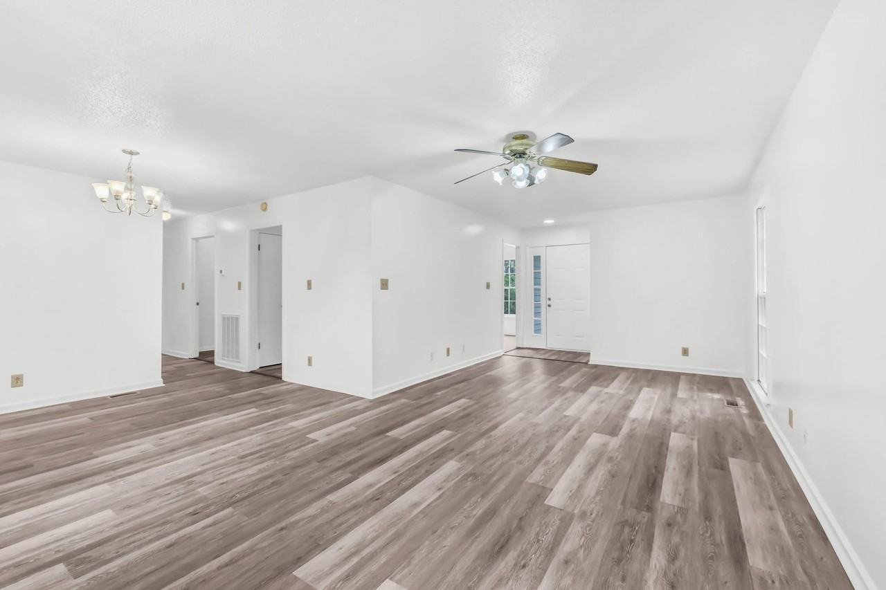 522 Eysian Rd - Photo 3 of 10