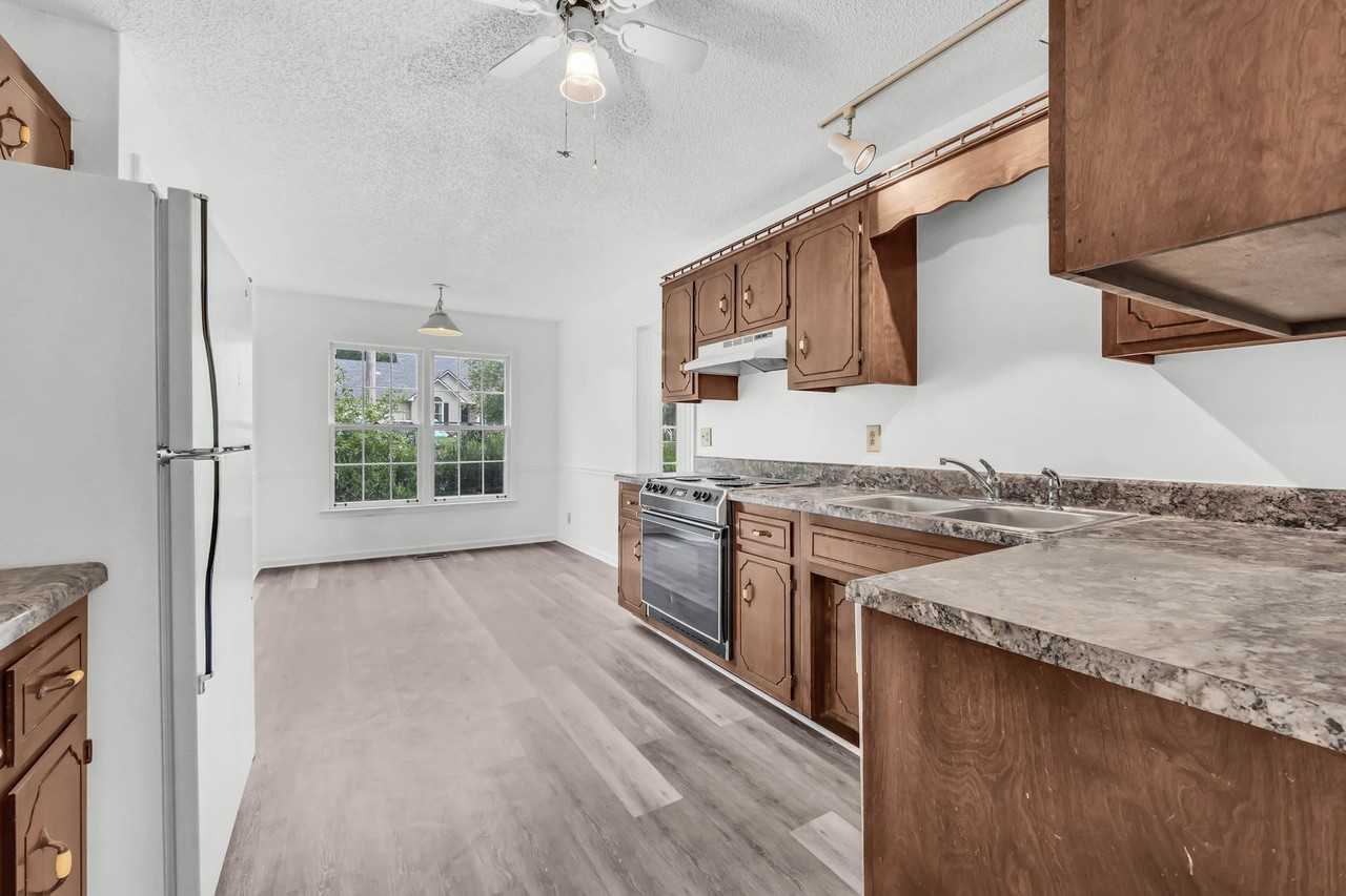 522 Eysian Rd - Photo 4 of 10