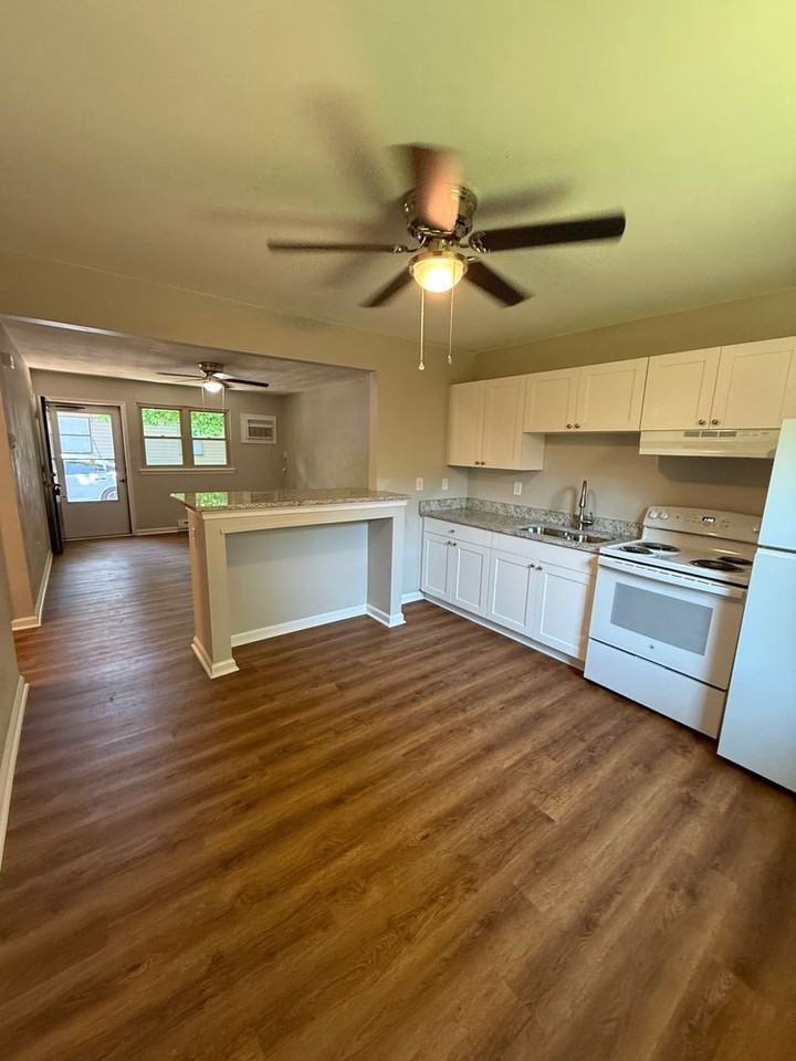 1350 Picadilly St #B - Photo 5 of 12