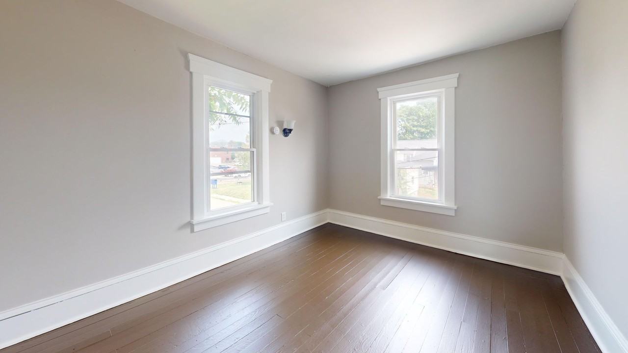 1021 Rex Ave Ne - Photo 7 of 12