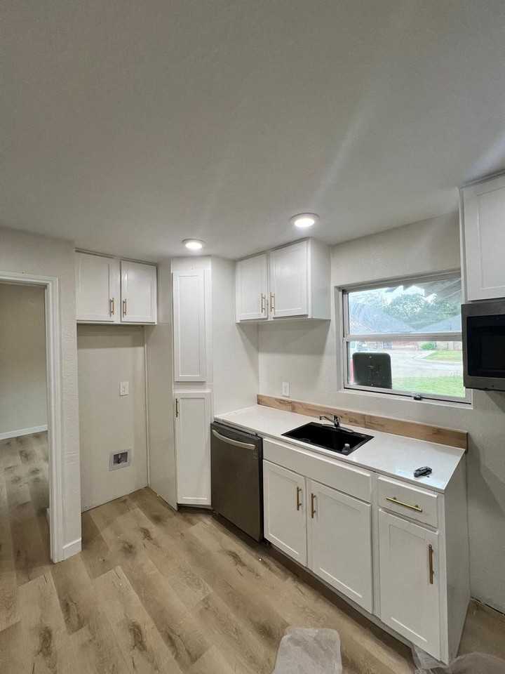 719 English St - Photo 3 of 23