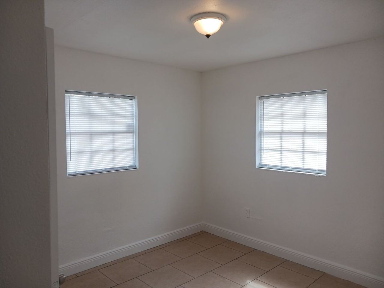 4807 E 14th Ave - Photo 7 of 14