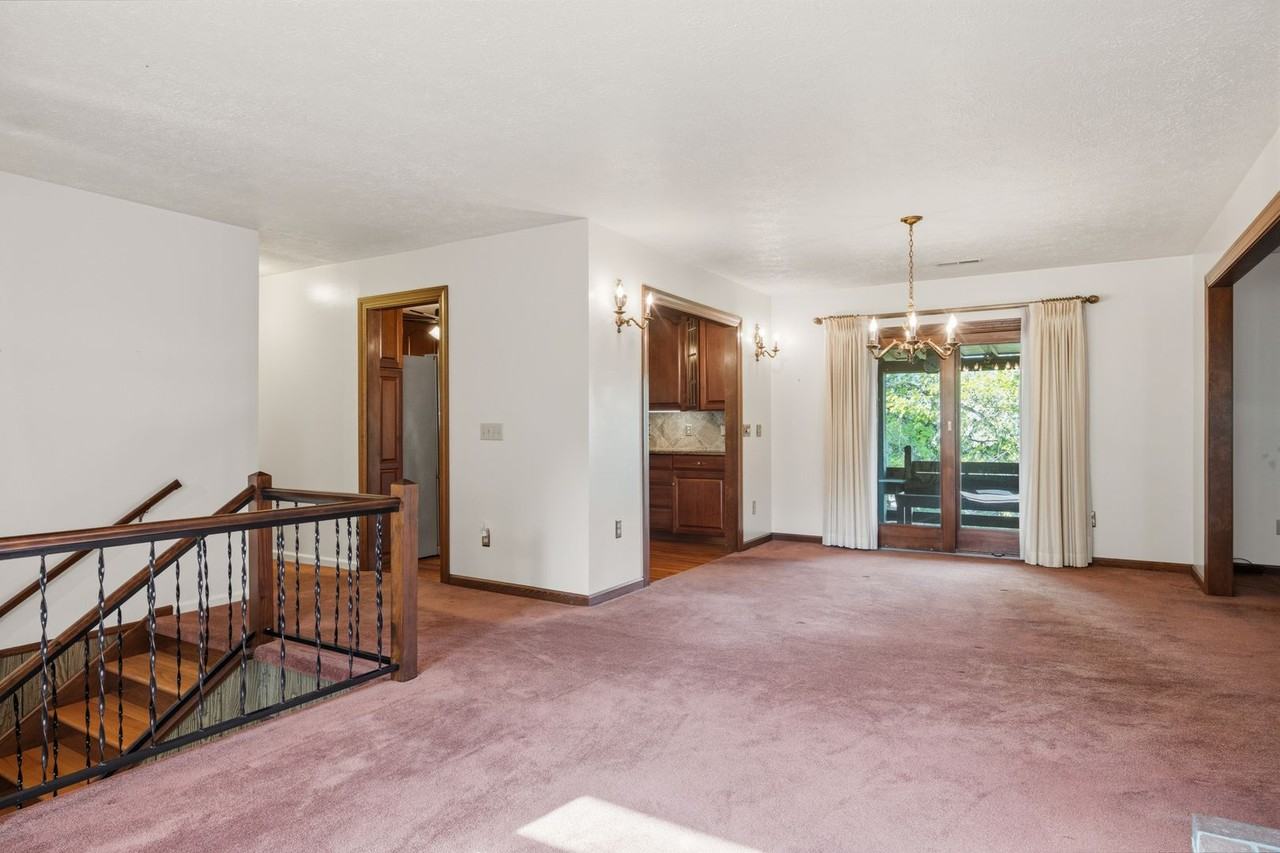 1721 Plank Dr - Photo 3 of 50