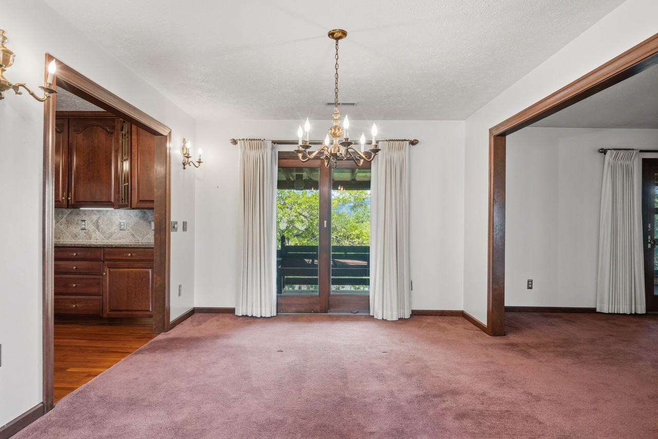 1721 Plank Dr - Photo 4 of 50