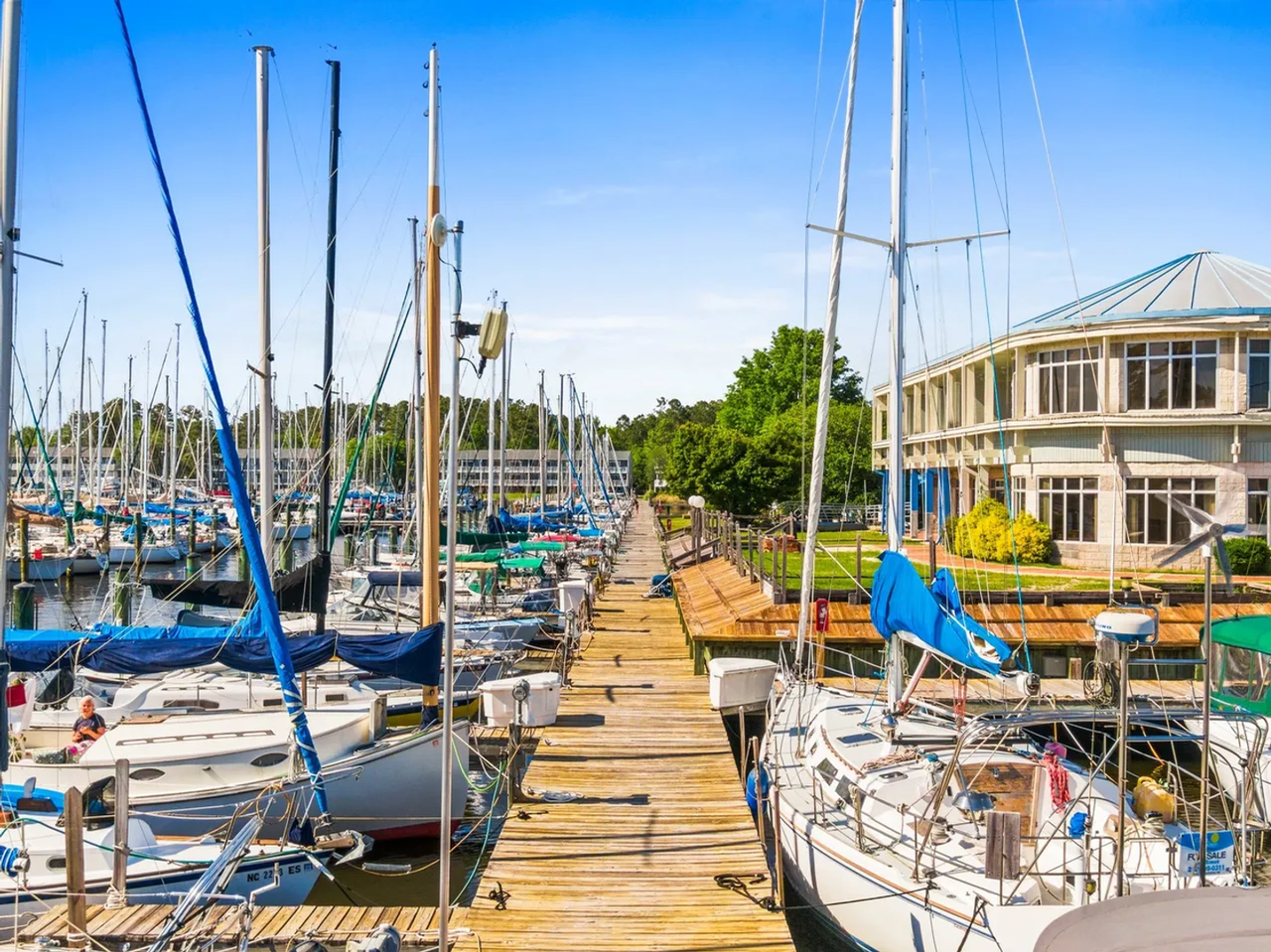 1606 Harbourside Dr - Photo 5 of 9