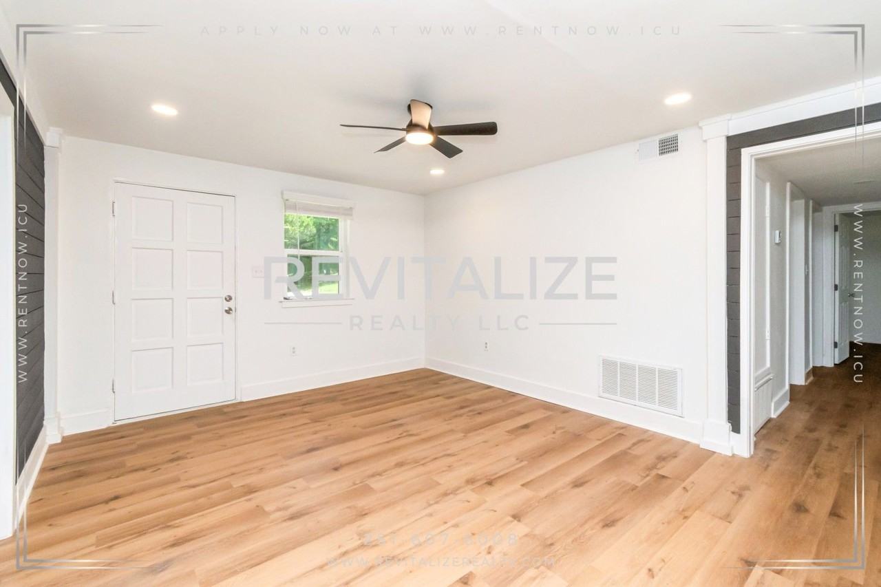 2365 Sybel Dr - Photo 6 of 31