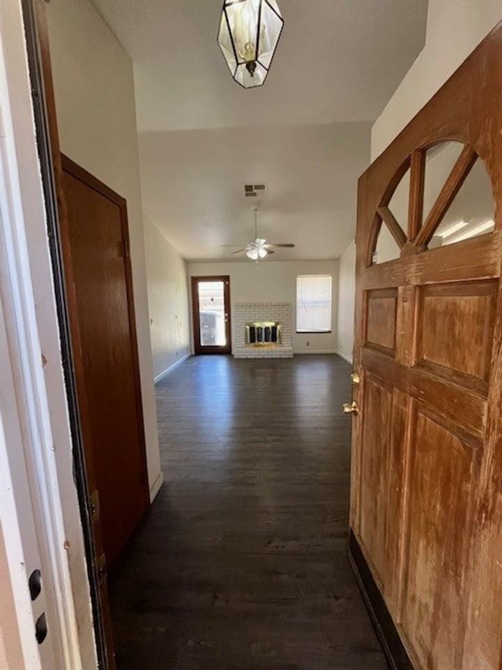 1806 E Laurel Ave - Photo 3 of 18