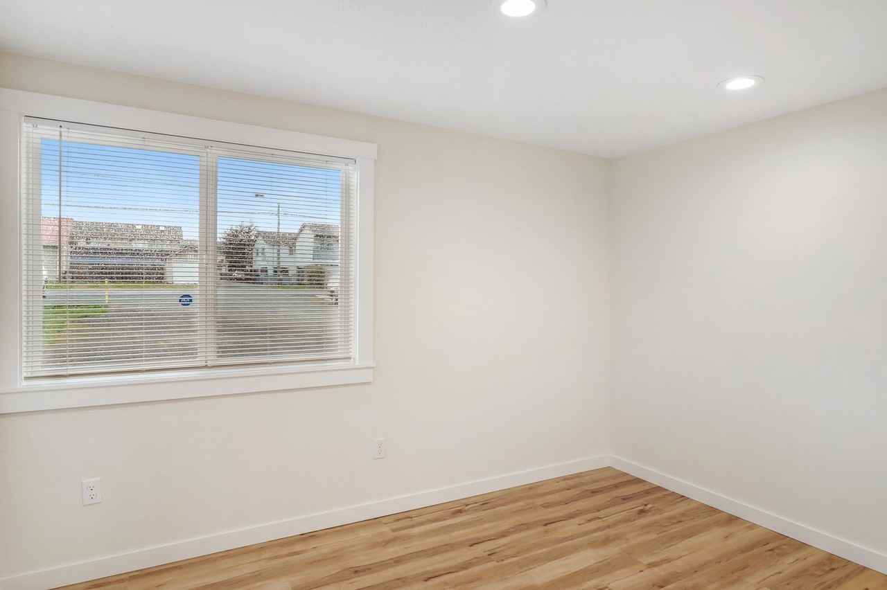 2703 Q Ave - Photo 4 of 9