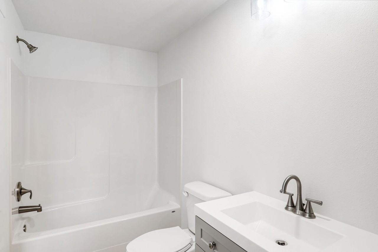 2703 Q Ave - Photo 7 of 9