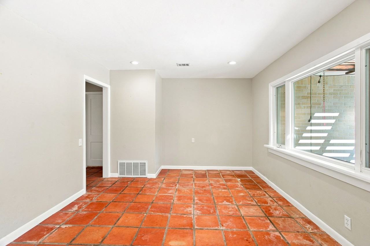 3005 Village Dr - Photo 4 of 20