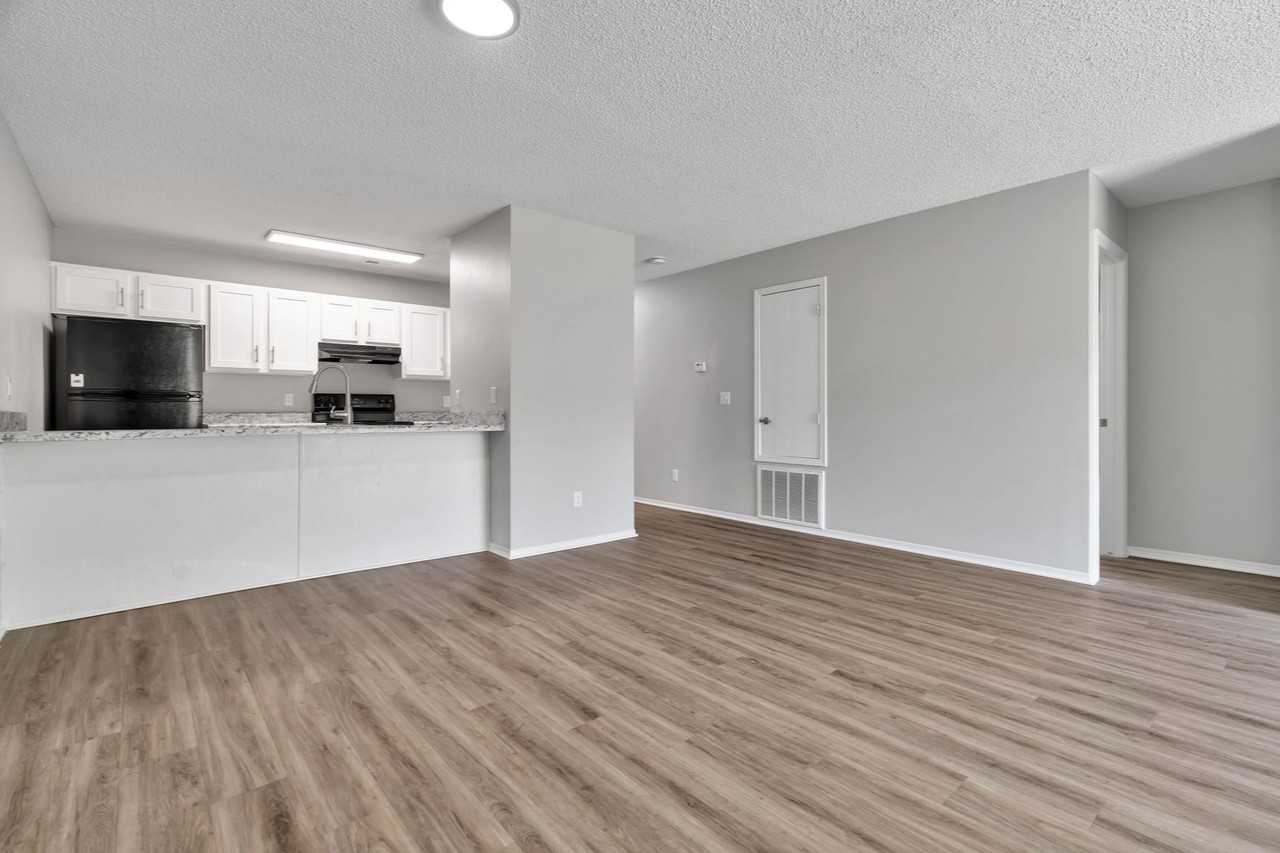 1665 N Boxley Ave - Photo 5 of 18