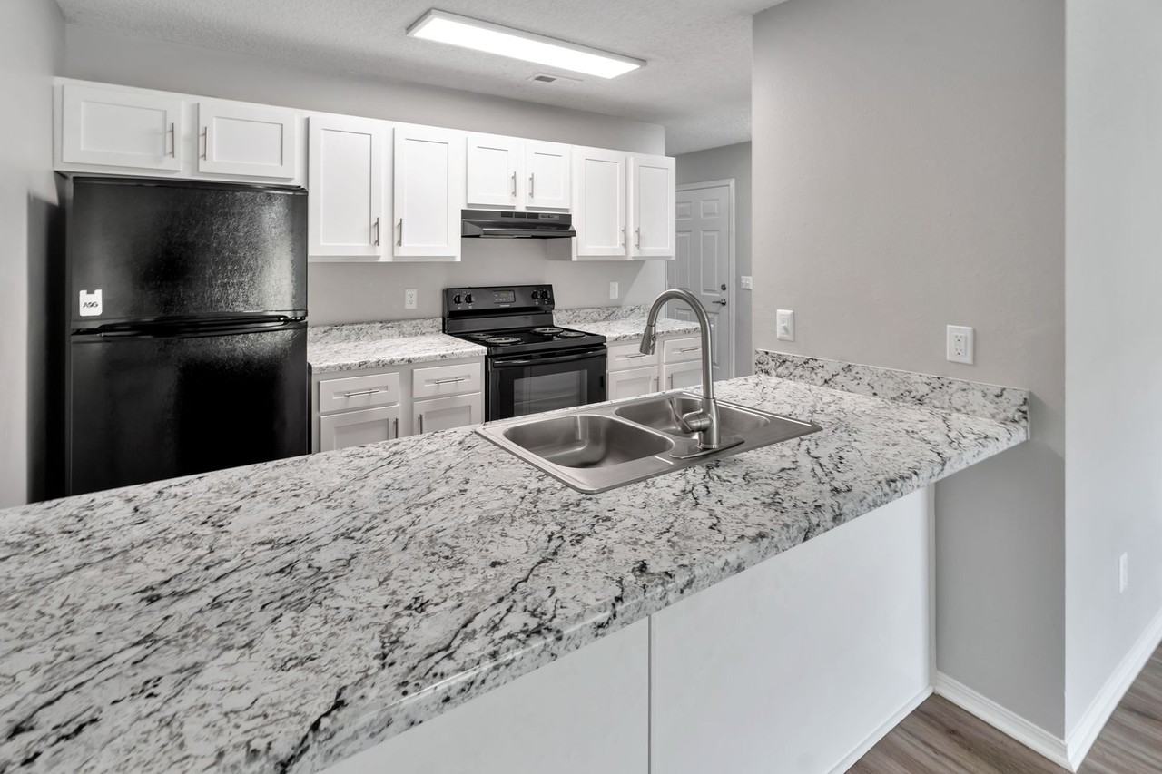1665 N Boxley Ave - Photo 6 of 18