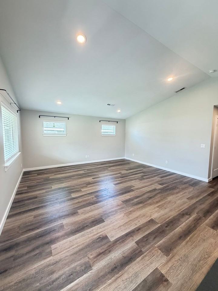 123 E 9th Ave #18 - Photo 3 of 13
