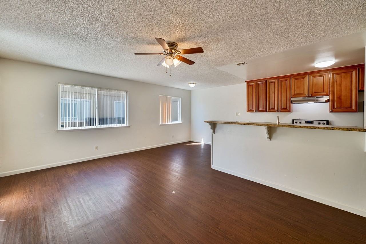 7424 Franklin Blvd #3 - Photo 6 of 20