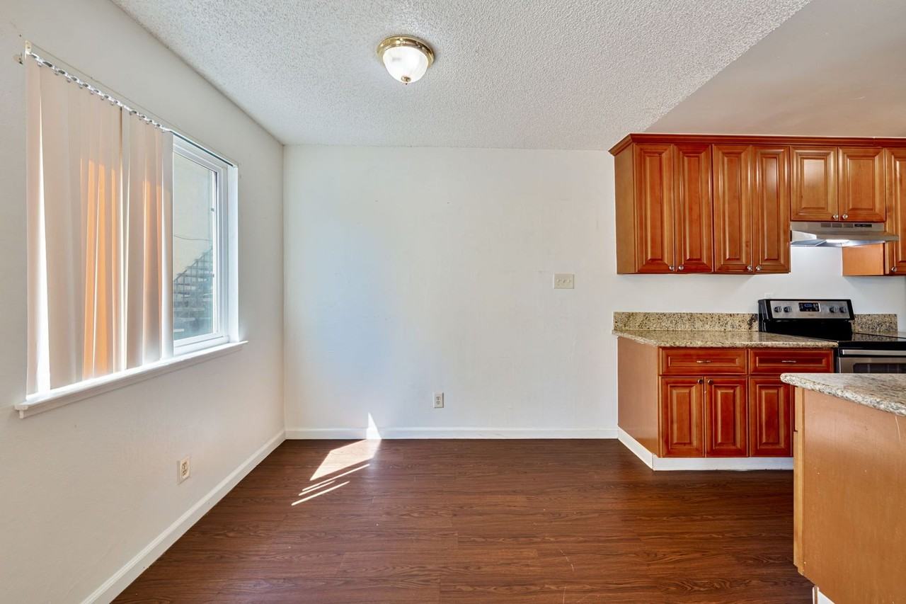 7424 Franklin Blvd #3 - Photo 7 of 20