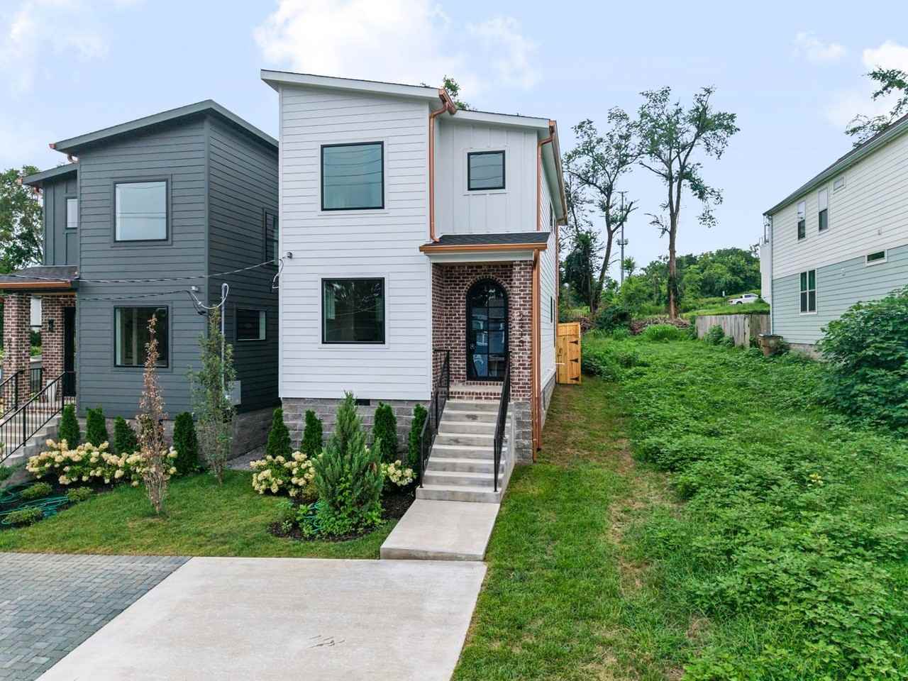 2113 Herman St - Photo 3 of 37