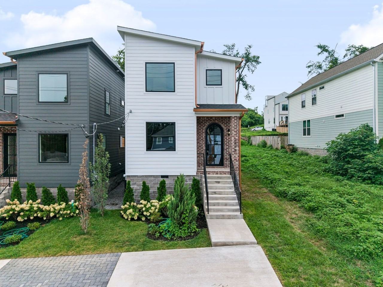2113 Herman St - Photo 4 of 37