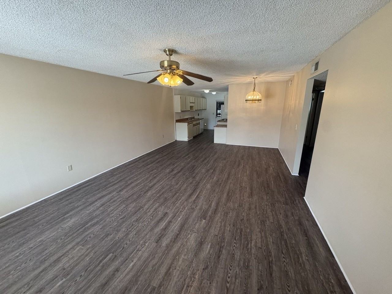 710 W Rosewood Ln - Photo 2 of 11