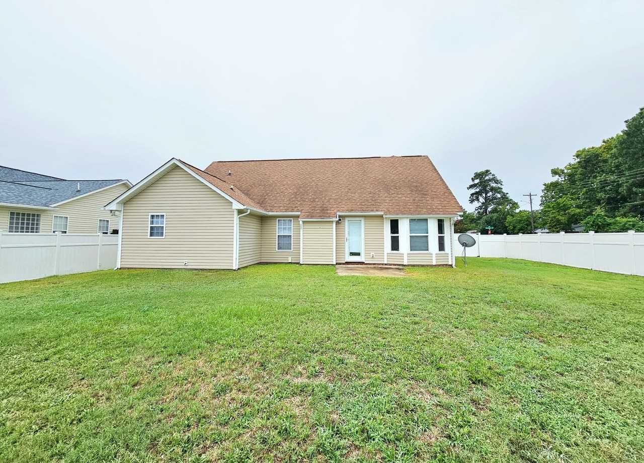 7796 Buttonwood Ave - Photo 2 of 26