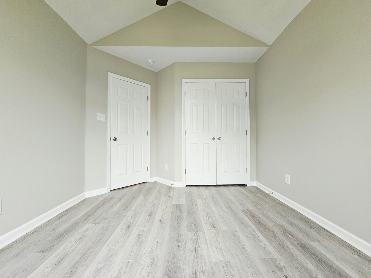 7796 Buttonwood Ave - Photo 7 of 26