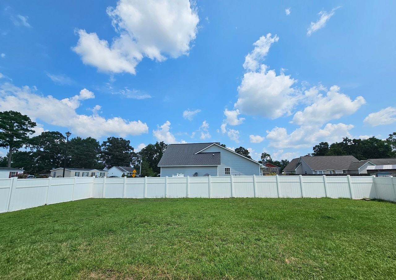 7796 Buttonwood Ave - Photo 3 of 24