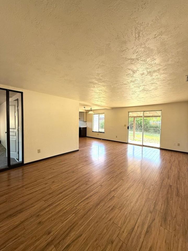 2900 Terrmont Loop - Photo 2 of 15