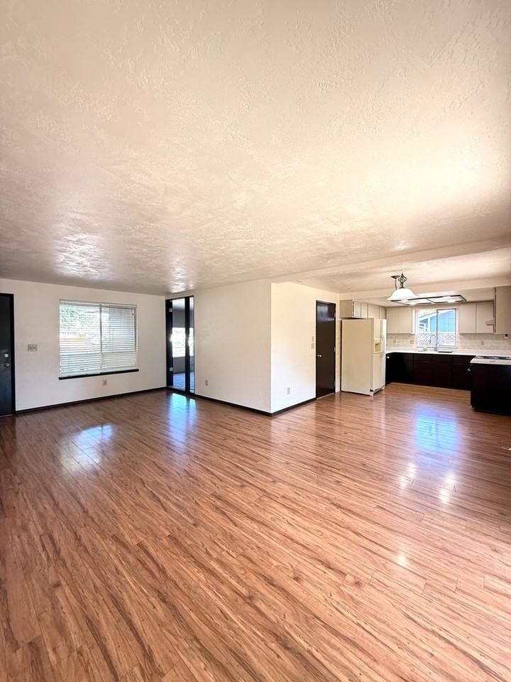 2900 Terrmont Loop - Photo 3 of 15