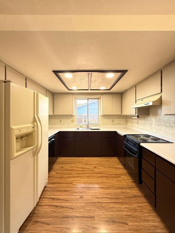 2900 Terrmont Loop - Photo 4 of 15