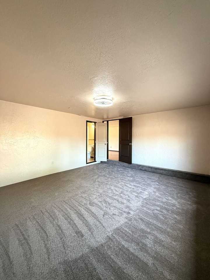 2900 Terrmont Loop - Photo 6 of 15