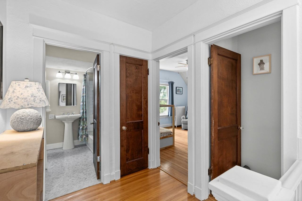 7487 Kingsbury Blvd - Photo 5 of 29