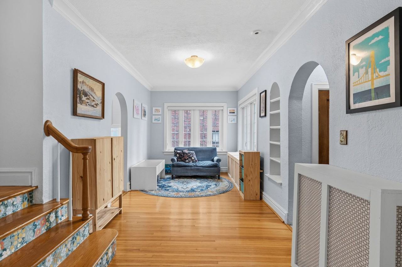 7487 Kingsbury Blvd - Photo 3 of 28