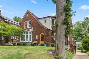 featured image of 7487 Kingsbury Blvd