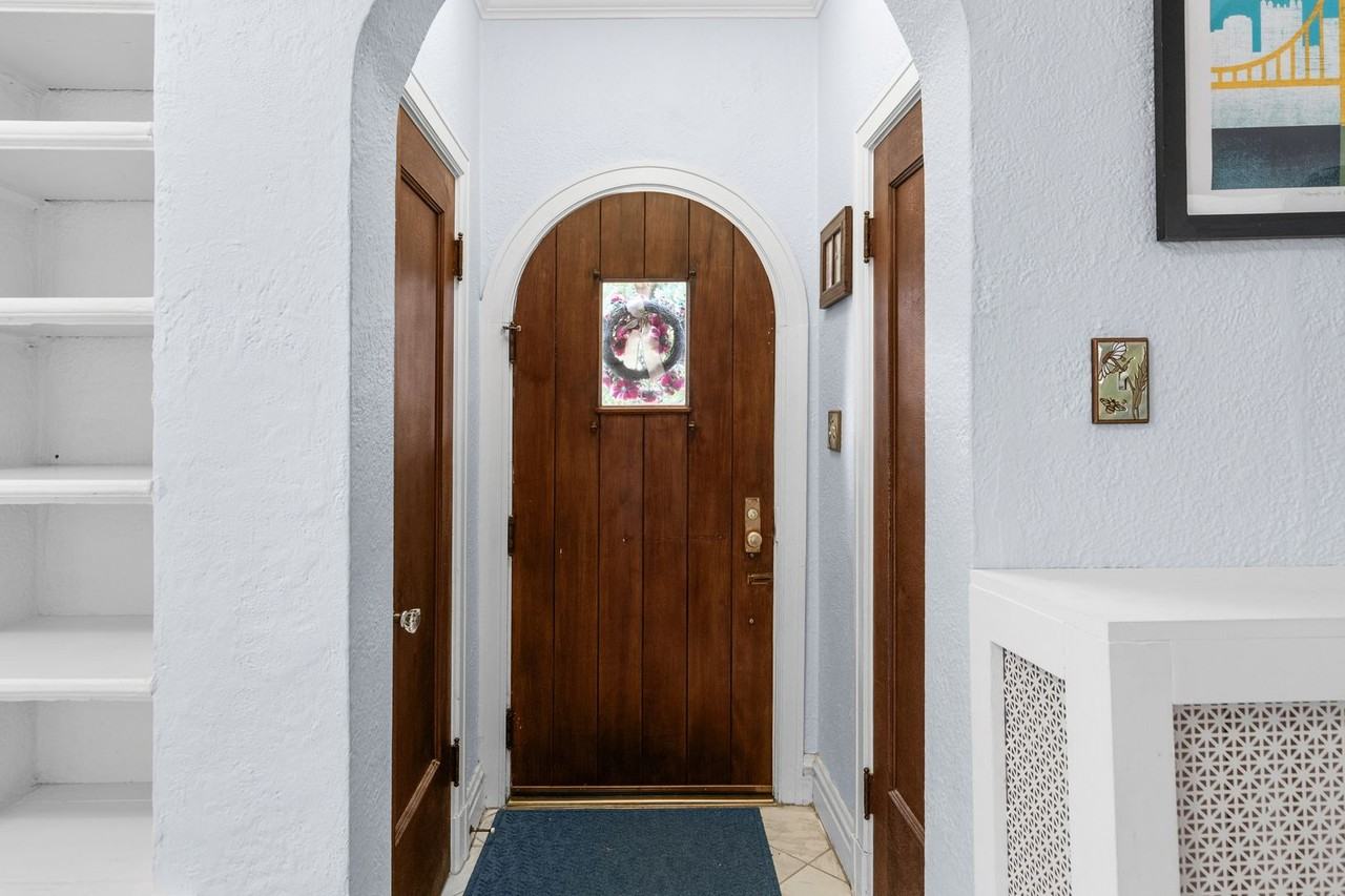 7487 Kingsbury Blvd - Photo 5 of 28