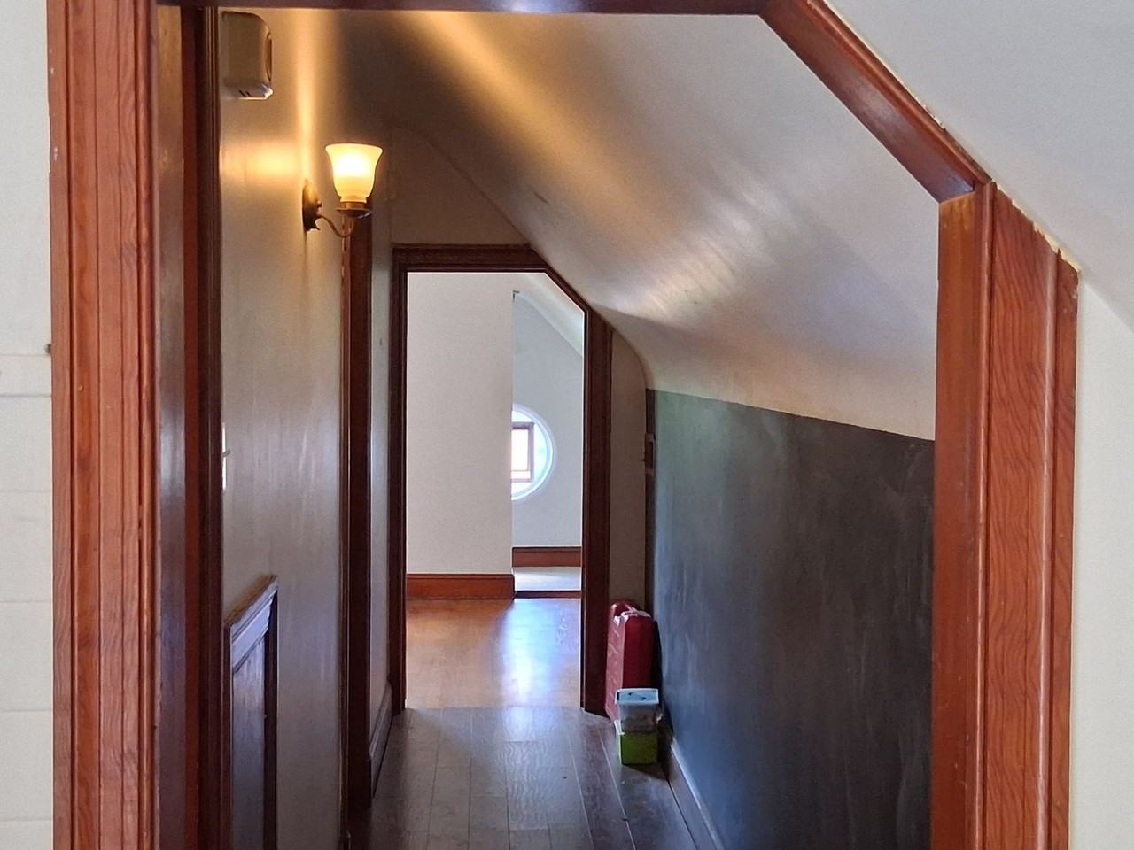 172 E Green St - Photo 5 of 19