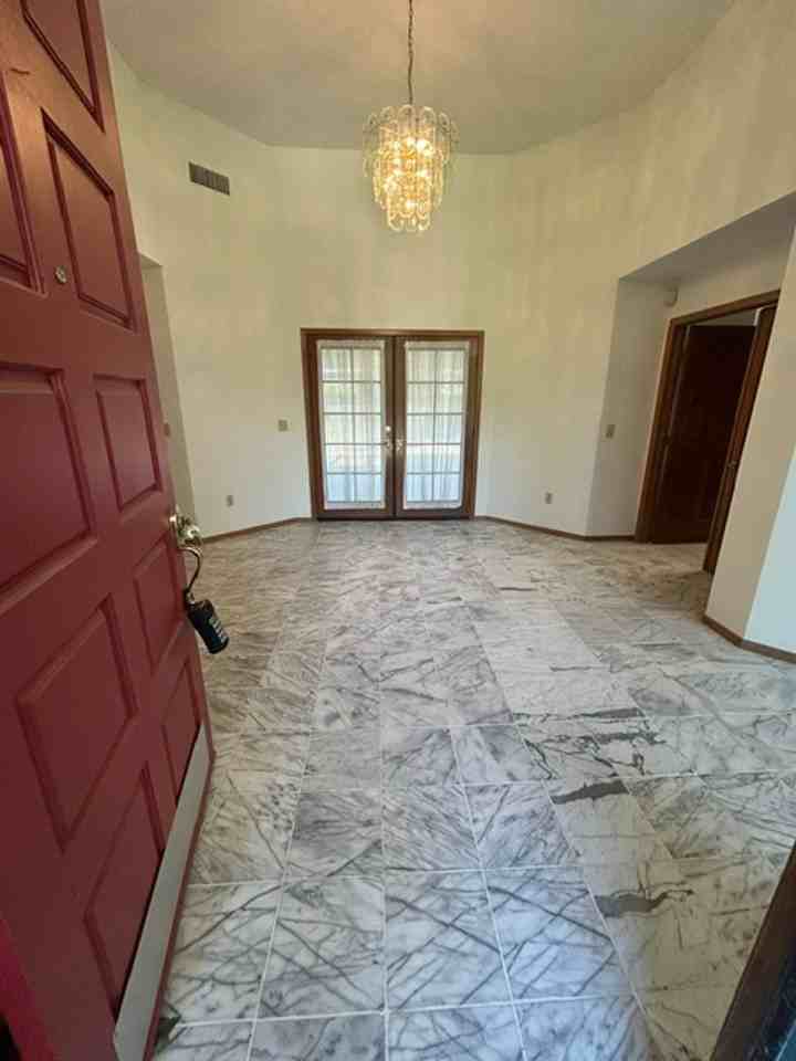 5730 W Laura Ct - Photo 4 of 50