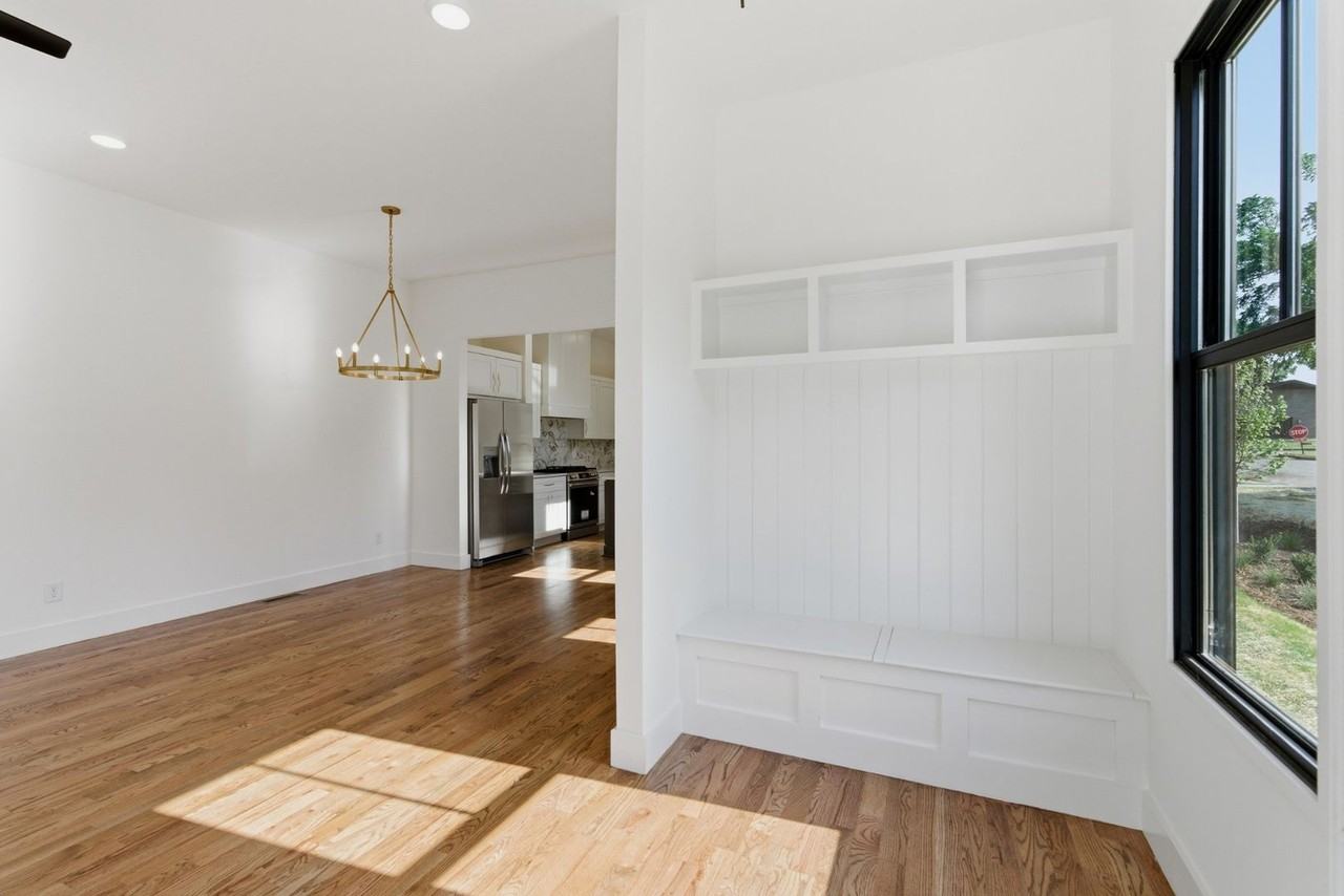 1111 Petway Ave - Photo 5 of 28