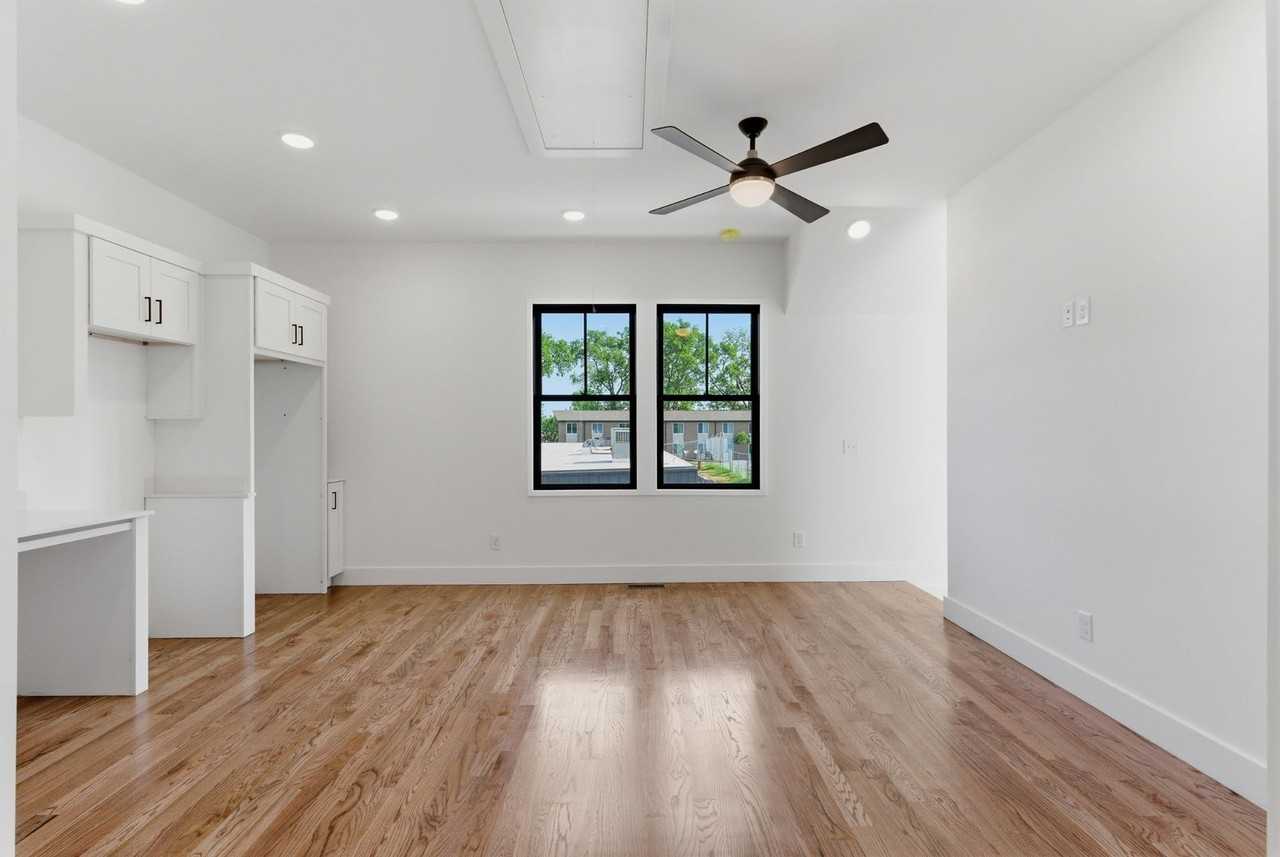 914 N 12th St - Photo 4 of 7