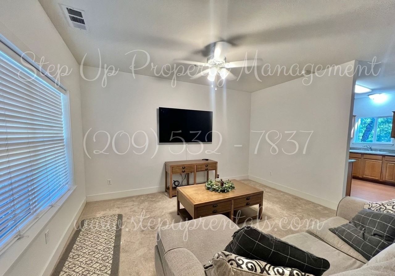 121 Pepperwood Ln - Photo 4 of 20