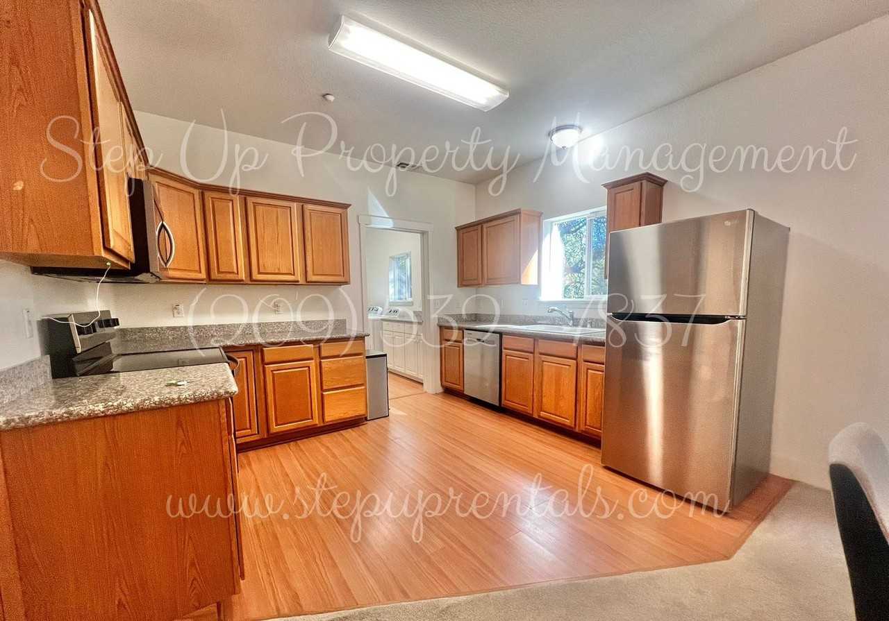 121 Pepperwood Ln - Photo 7 of 20
