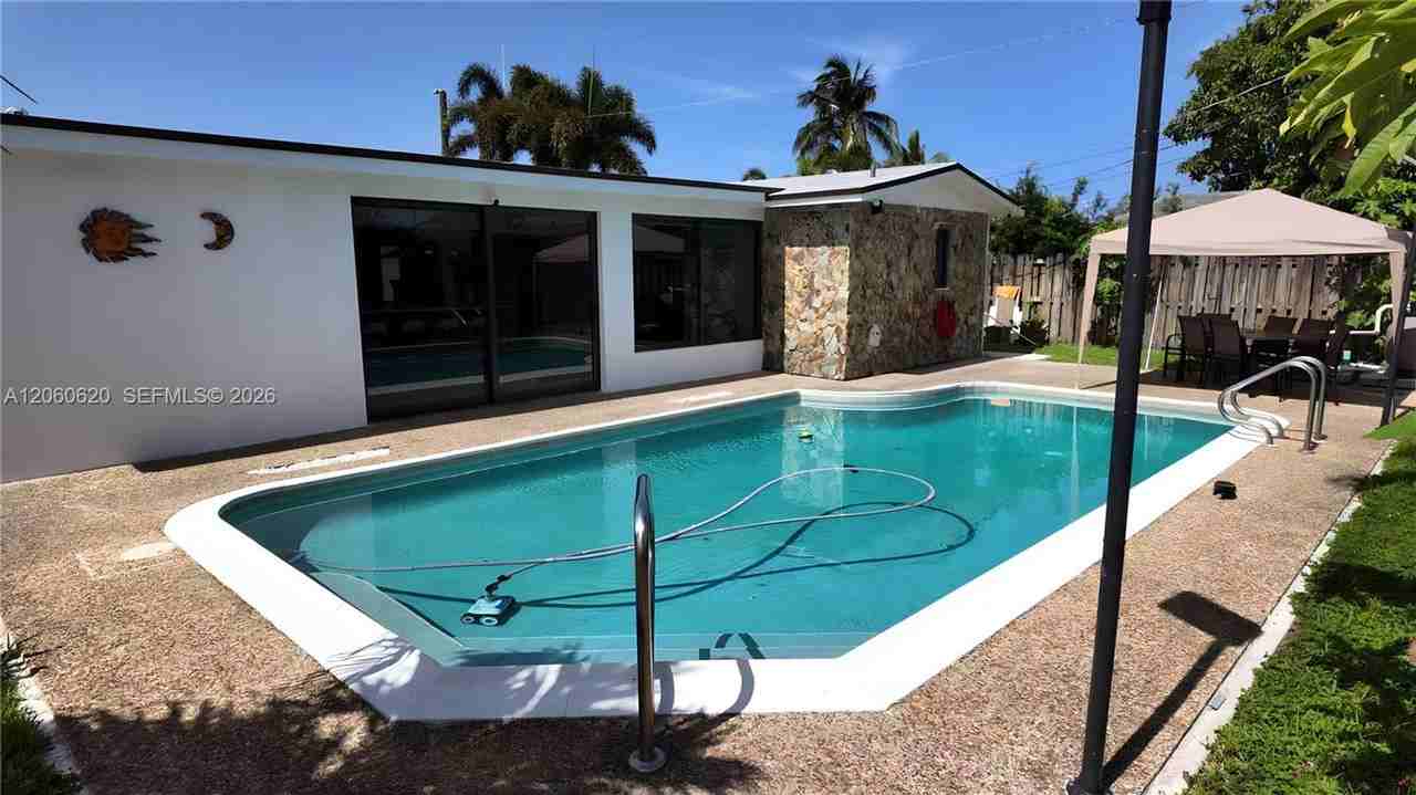 8550 Nw 26th St