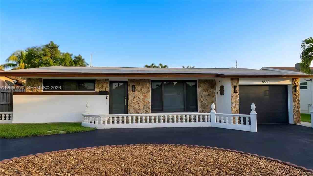8550 Nw 26th St - Photo 5 of 13